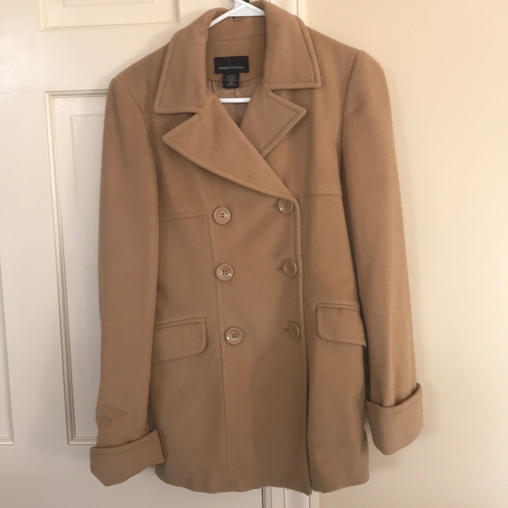 Women’s Coat - Picture 1 of 3